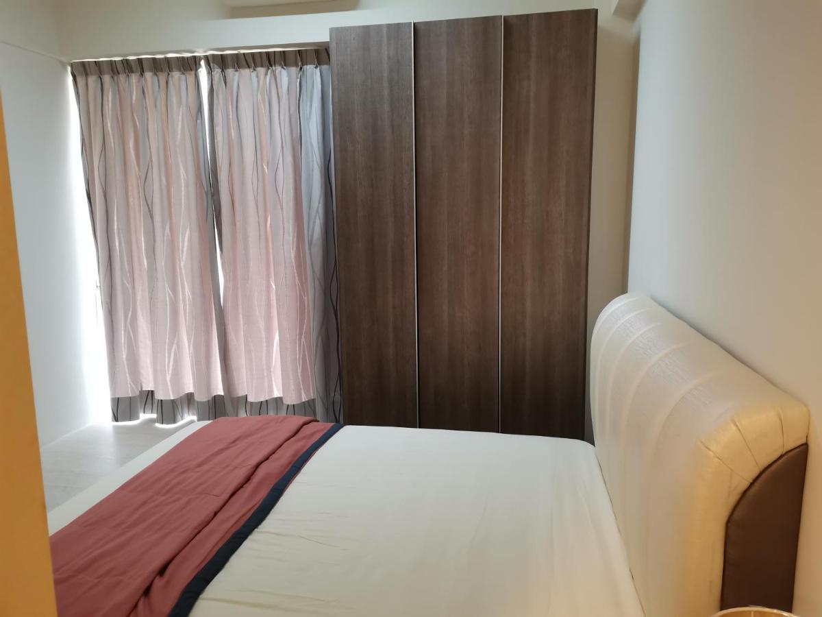 By The Sea Batu Ferringhi Beach Front Apartment Suite المظهر الخارجي الصورة