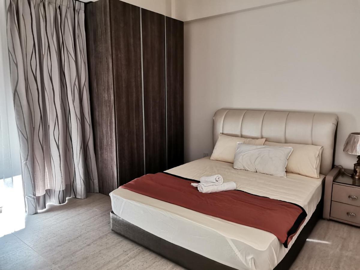 By The Sea Batu Ferringhi Beach Front Apartment Suite المظهر الخارجي الصورة