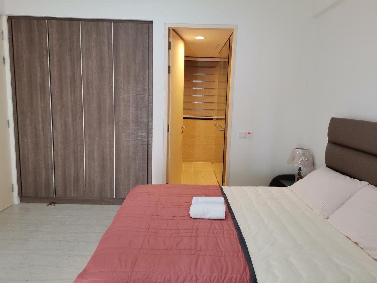 By The Sea Batu Ferringhi Beach Front Apartment Suite المظهر الخارجي الصورة